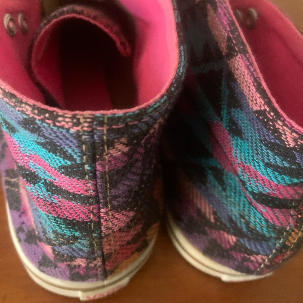 Vans - Picture 8 of 11